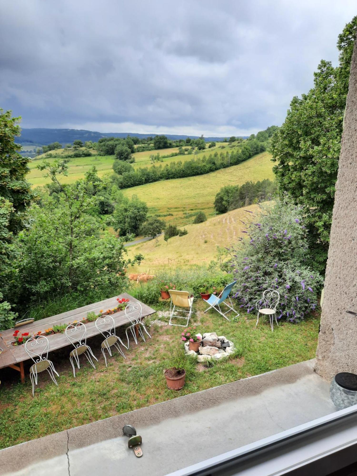 Les Coteaux De Planeze, Maison Et Jardin Dans Le Lot! Chambres Chez L'Habitant! Belmont-Bretenoux Bilik gambar